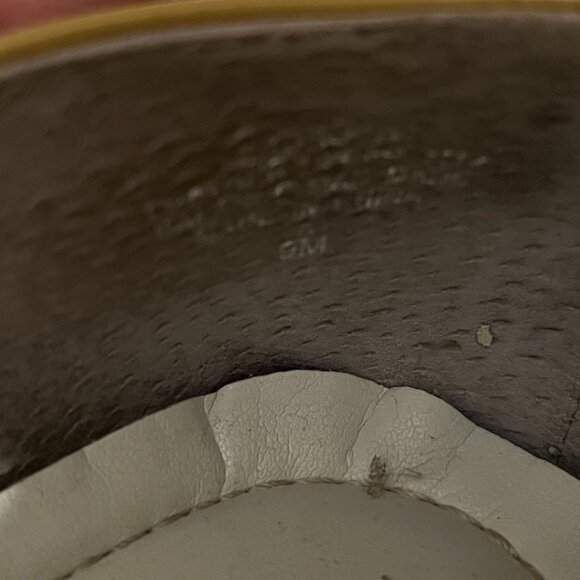 EUC EASY SPIRIT Esoroco Anti-Gravity Tan Patent Leather Wedge (9) - Picture 10 of 11